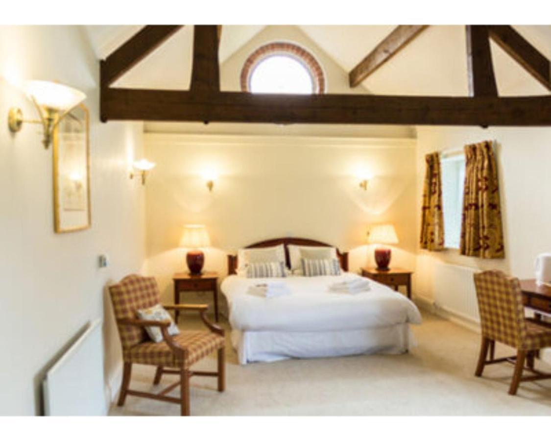 The Bull Inn Bourne Luaran gambar